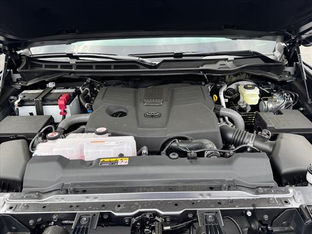 2025 Toyota Tundra PLATINUM CREWMAX 5.5 BED