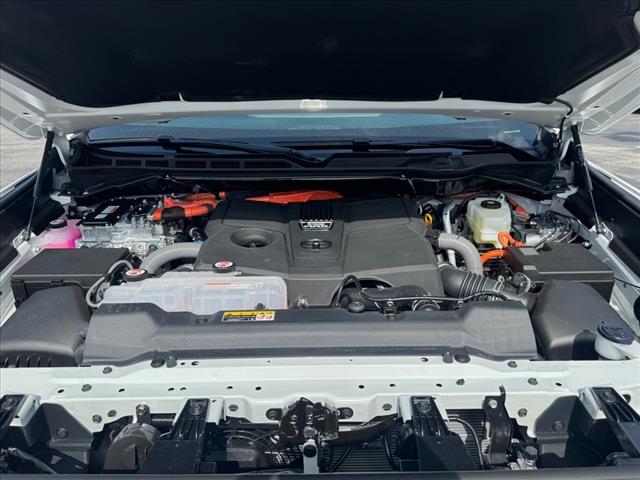 2025 Toyota Tundra PLATINUM HYBRID CREWMAX 5