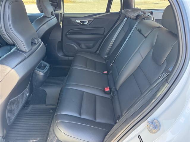 2024 Volvo V60 Cross Country B5 AWD PLUS