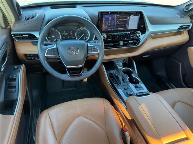2022 Toyota Highlander Platinum