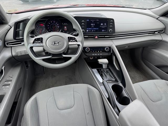 2022 Hyundai ELANTRA SEL