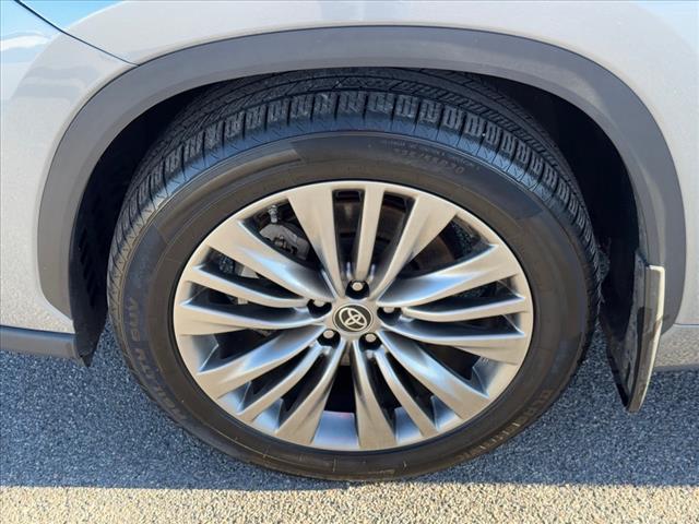 2022 Toyota Highlander Platinum