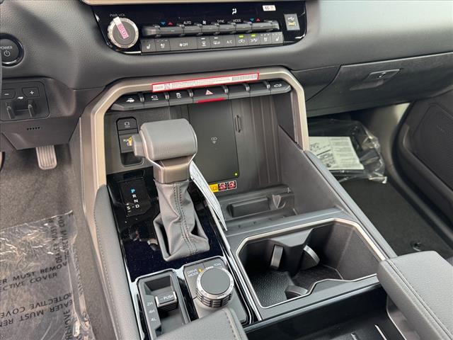 2025 Toyota Tundra LIMITED HYBRID CREWMAX 5.