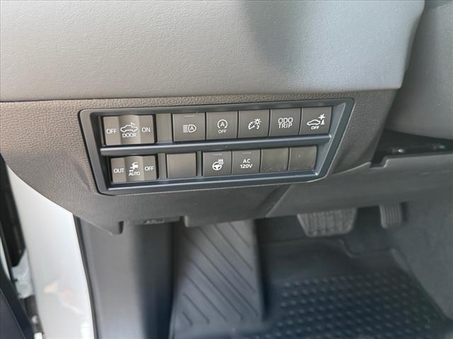 2025 Toyota Tundra PLATINUM CREWMAX 5.5 BED