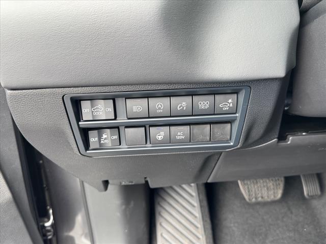 2025 Toyota Tundra PLATINUM CREWMAX 5.5 BED