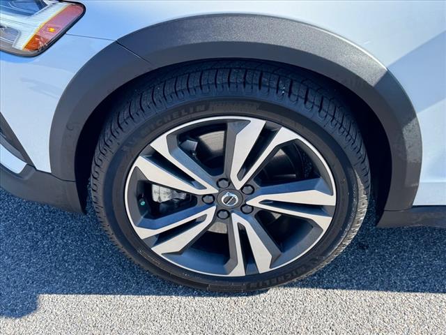 2024 Volvo V60 Cross Country B5 AWD PLUS