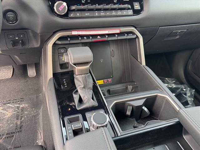 2025 Toyota Tundra LIMITED HYBRID CREWMAX 5.