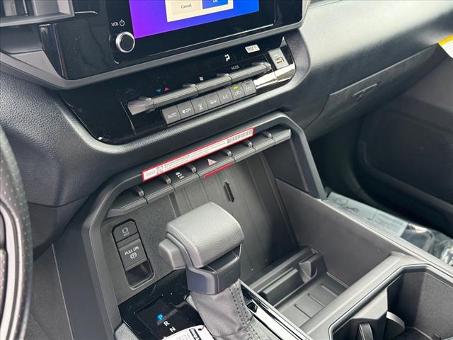 2025 Toyota Tundra SR CREWMAX 5.5 BED