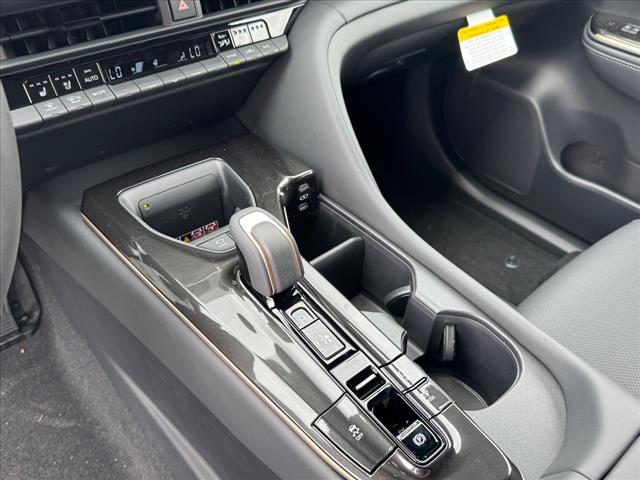 2025 Toyota Crown Signia LIMITED AWD