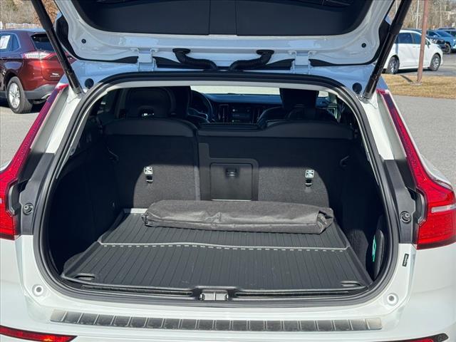 2024 Volvo V60 Cross Country B5 AWD PLUS
