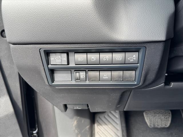 2025 Toyota Tundra LIMITED HYBRID CREWMAX 5.