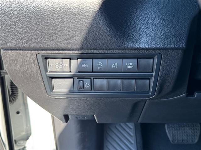 2025 Toyota Tundra SR5 CREWMAX 5.5 BED