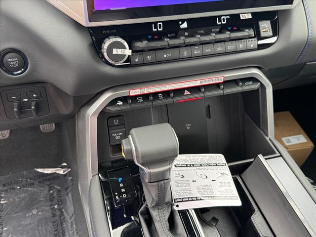 2025 Toyota Tundra PLATINUM CREWMAX 5.5 BED