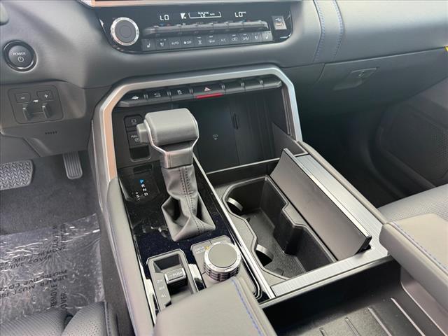 2025 Toyota Sequoia PLATINUM 4WD