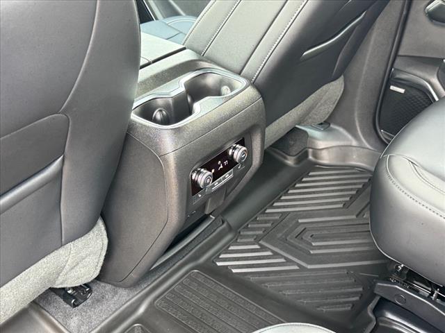 2025 GMC Acadia 
