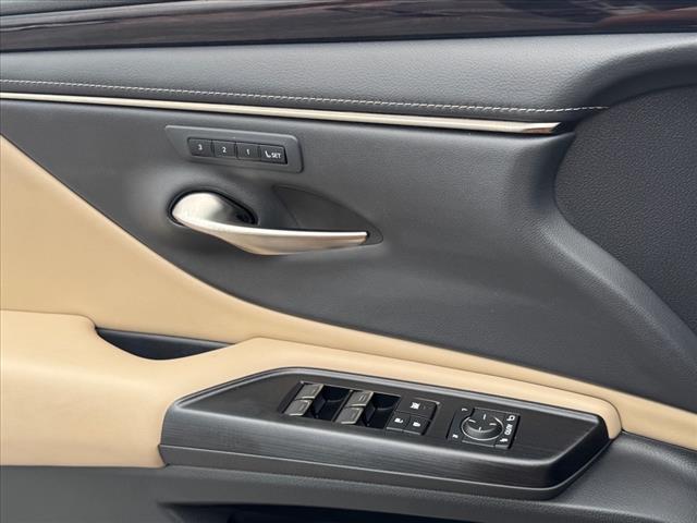 2021 Lexus ES 300h Base