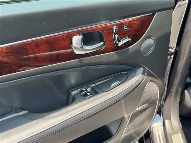 2016 Hyundai Equus Signature