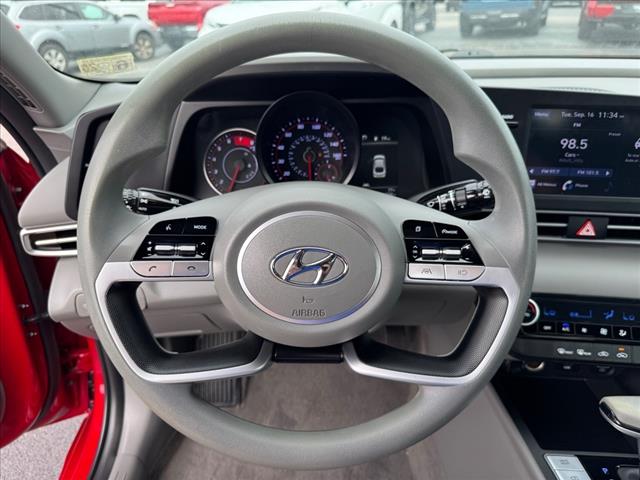 2022 Hyundai ELANTRA SEL