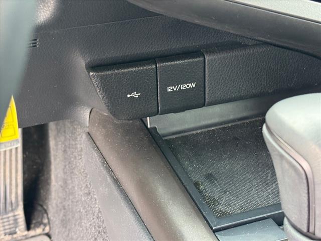 2023 Toyota Camry SE AUTO
