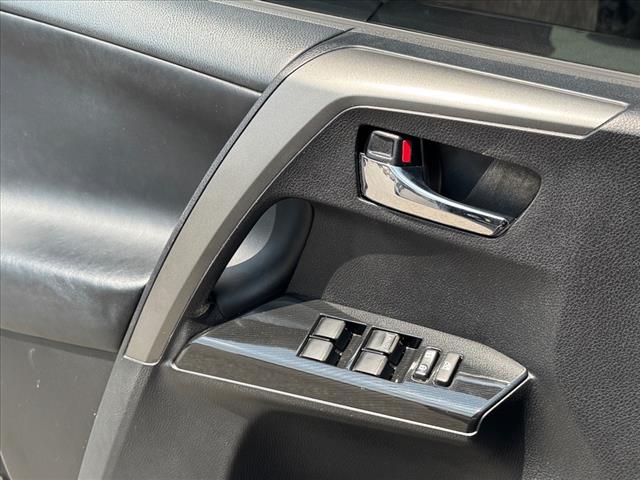2017 Toyota RAV4 SE