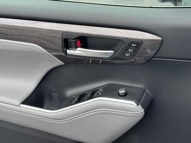 2022 Toyota Highlander Hybrid HYBRID PLATINUM AWD