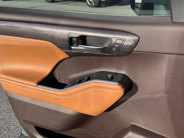 2022 Toyota Highlander Platinum