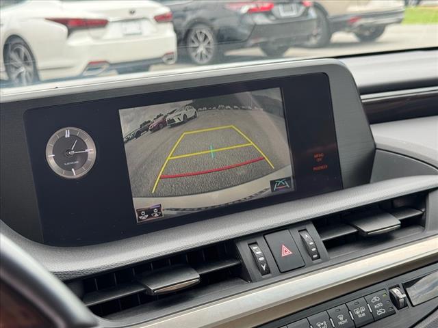 2021 Lexus ES 300h Base
