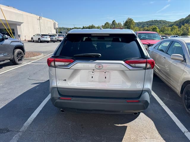 2022 Toyota RAV4 LE FWD