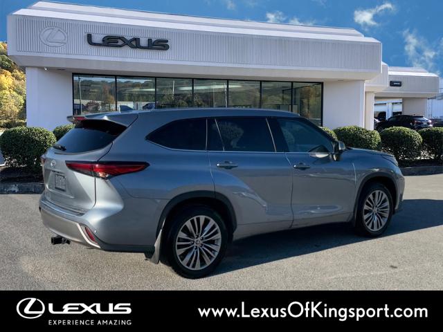 2022 Toyota Highlander Platinum