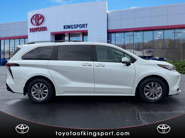 2023 Toyota Sienna XLE AWD 7-PASSENGER