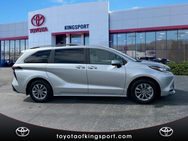 2023 Toyota Sienna XLE AWD 7-PASSENGER