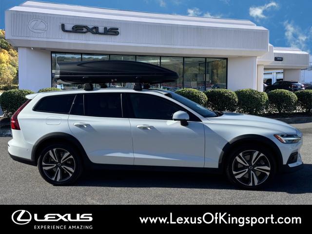 2024 Volvo V60 Cross Country B5 AWD PLUS