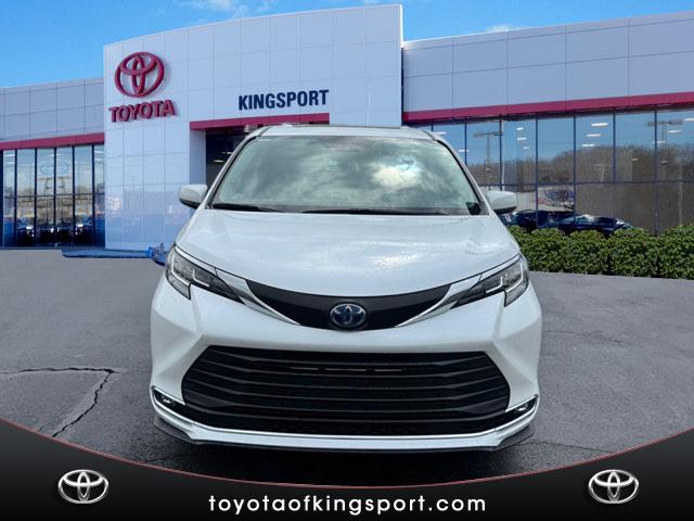 2023 Toyota Sienna XLE AWD 7-PASSENGER