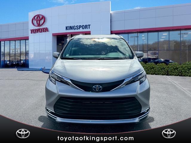 2023 Toyota Sienna XLE AWD 7-PASSENGER