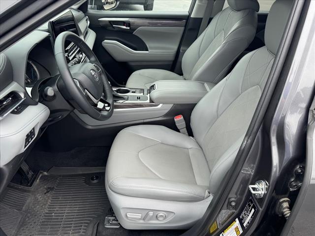 2022 Toyota Highlander Hybrid HYBRID PLATINUM AWD