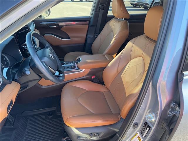 2022 Toyota Highlander Platinum