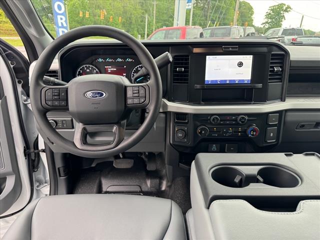 2025 Ford F-350 Super Duty XL