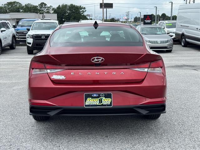 2023 Hyundai ELANTRA SEL