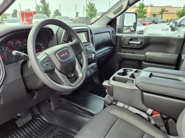 2025 GMC Sierra 2500HD Pro