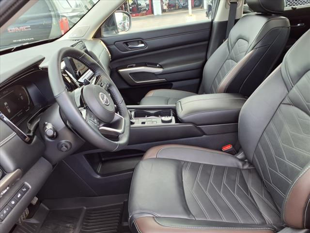 2024 Nissan Pathfinder Platinum