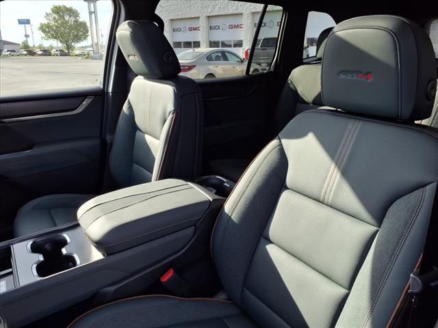 2025 GMC Acadia AT4