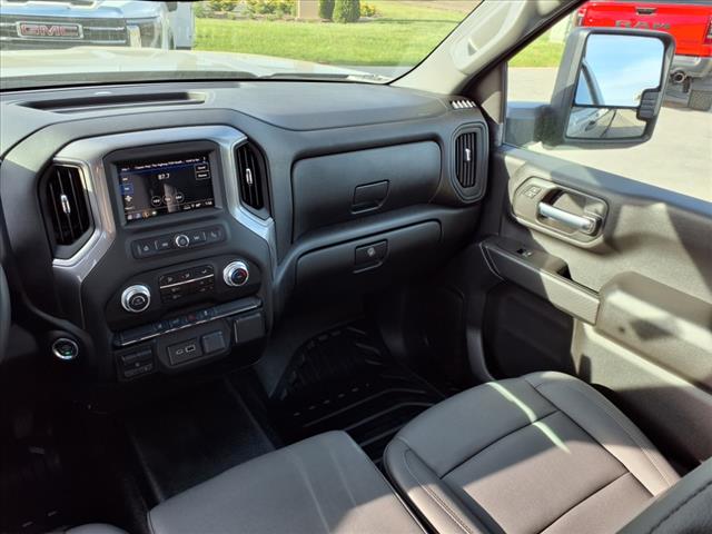 2025 GMC Sierra 2500HD Pro