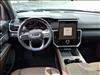 2026 GMC Acadia Denali Ultimate - thumbnail 17