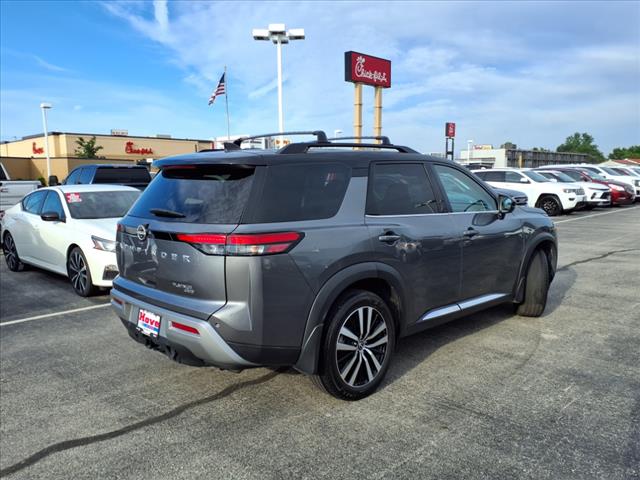 2024 Nissan Pathfinder Platinum