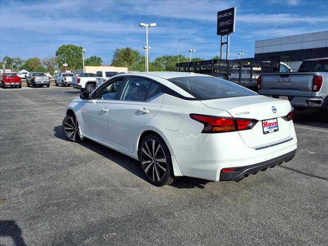 2022 Nissan Altima 2.5 SR
