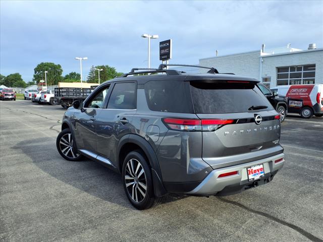 2024 Nissan Pathfinder Platinum
