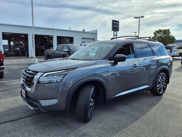 2024 Nissan Pathfinder Platinum