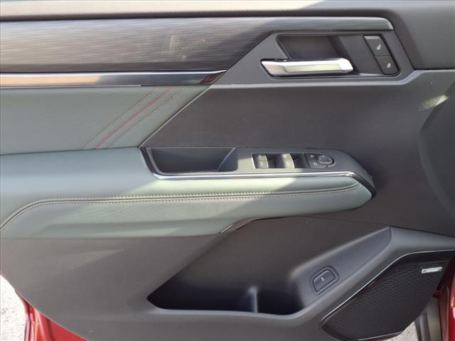 2025 GMC Acadia AT4
