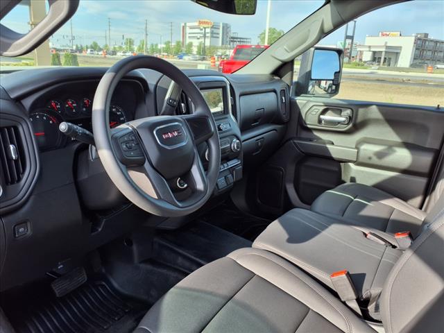 2025 GMC Sierra 2500HD Pro