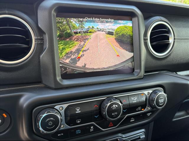 2023 Jeep Wrangler Sahara - Photo 10